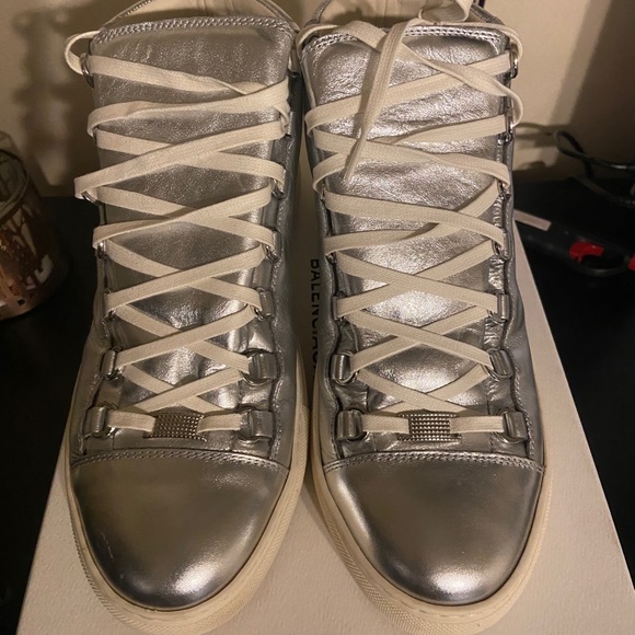 Balenciaga - Picture 1 of 6